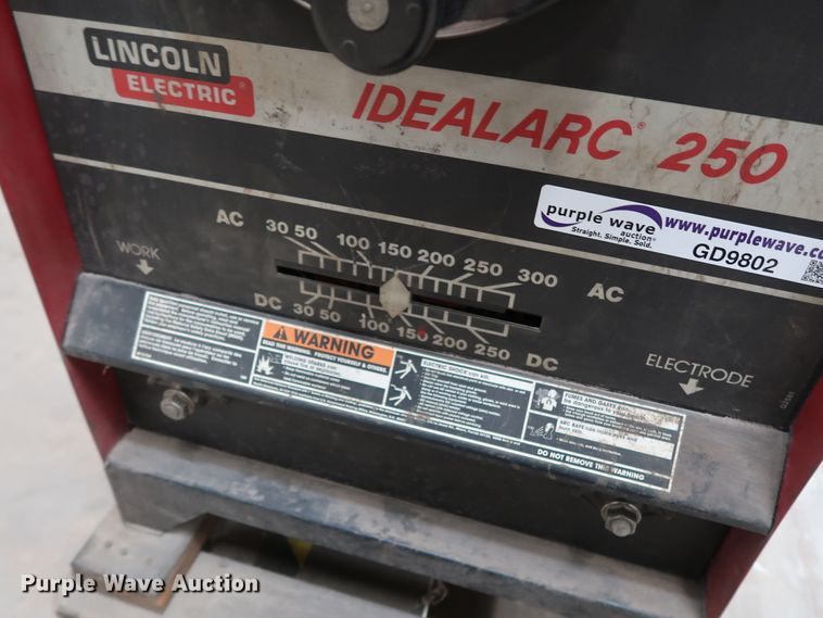 image for item GD9802 Lincoln Idealarc 250 welder