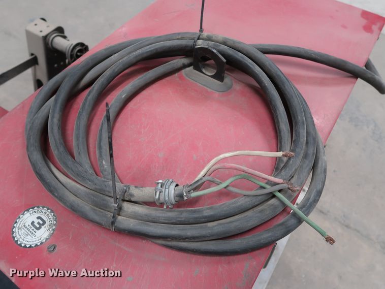 image for item GD9803 Lincoln DC-600 welder