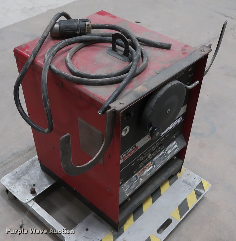 image for item GD9805 Lincoln Idealarc 250 welder