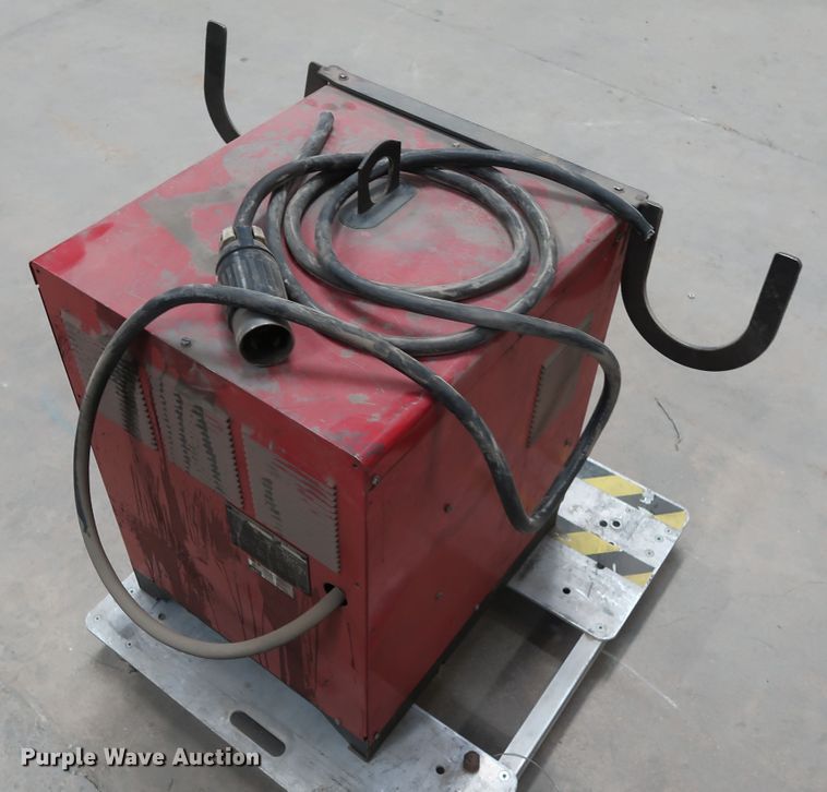 image for item GD9805 Lincoln Idealarc 250 welder