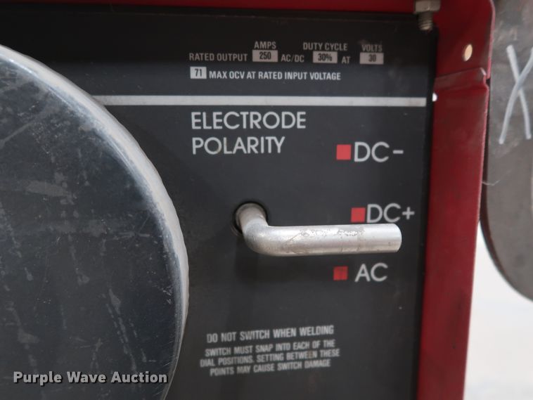 image for item GD9805 Lincoln Idealarc 250 welder