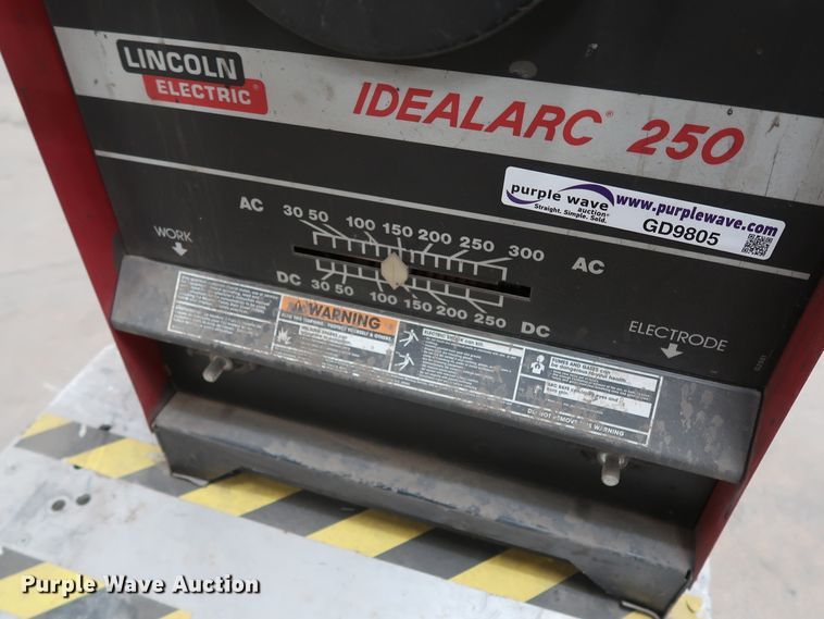 image for item GD9805 Lincoln Idealarc 250 welder