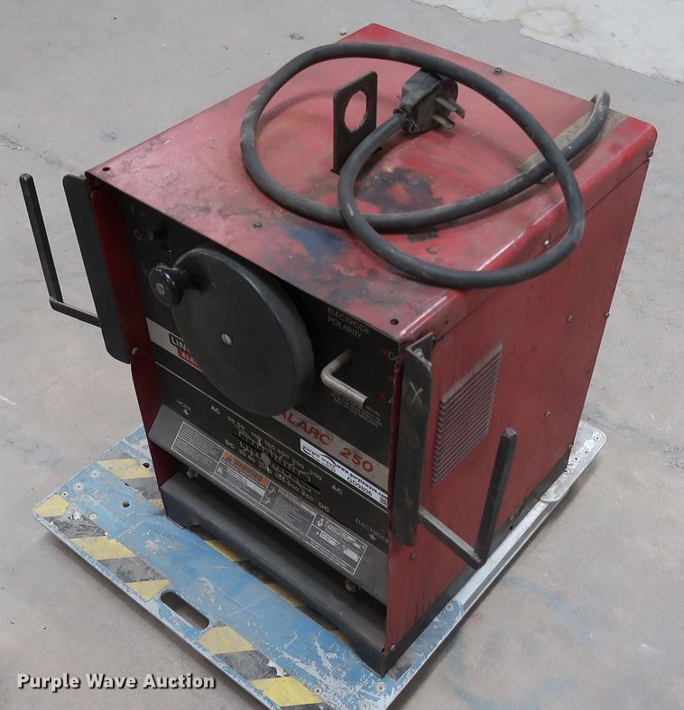 image for item GD9806 Lincoln Idealarc 250 welder