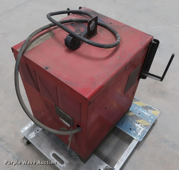 image for item GD9806 Lincoln Idealarc 250 welder