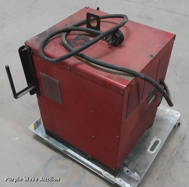 image for item GD9806 Lincoln Idealarc 250 welder
