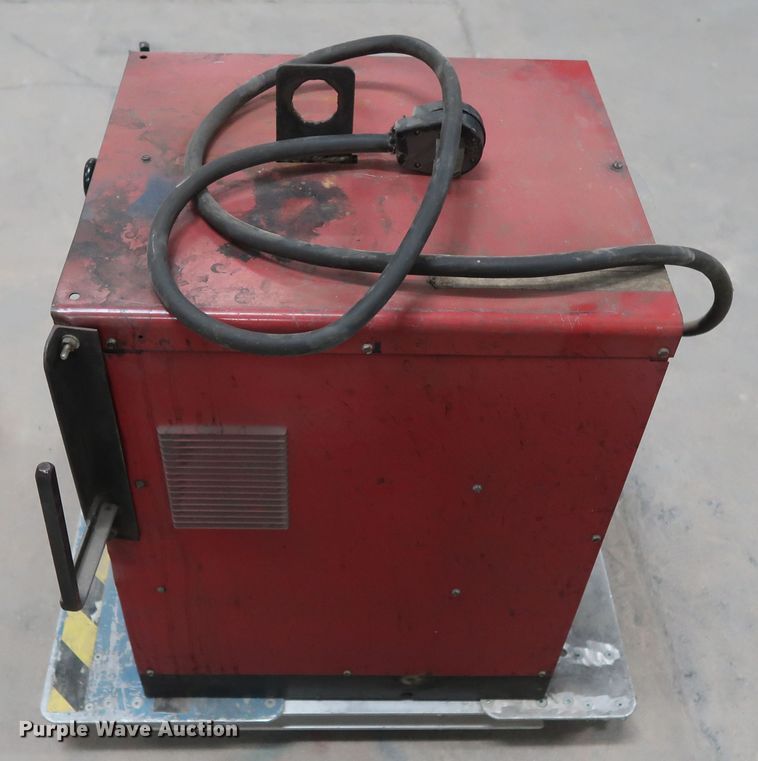 image for item GD9806 Lincoln Idealarc 250 welder