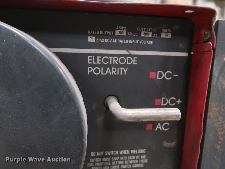 image for item GD9806 Lincoln Idealarc 250 welder