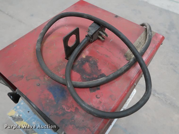 image for item GD9806 Lincoln Idealarc 250 welder