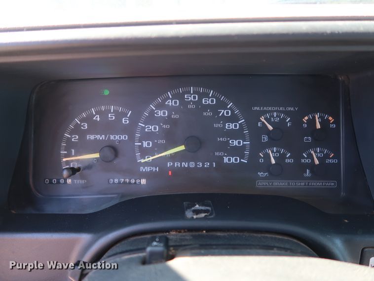 image for item GD9811 2000 Chevrolet C3500 utility bed pickup truck