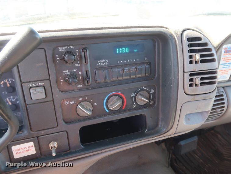 image for item GD9811 2000 Chevrolet C3500 utility bed pickup truck