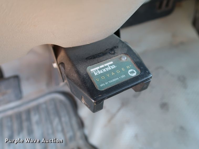 image for item GD9811 2000 Chevrolet C3500 utility bed pickup truck