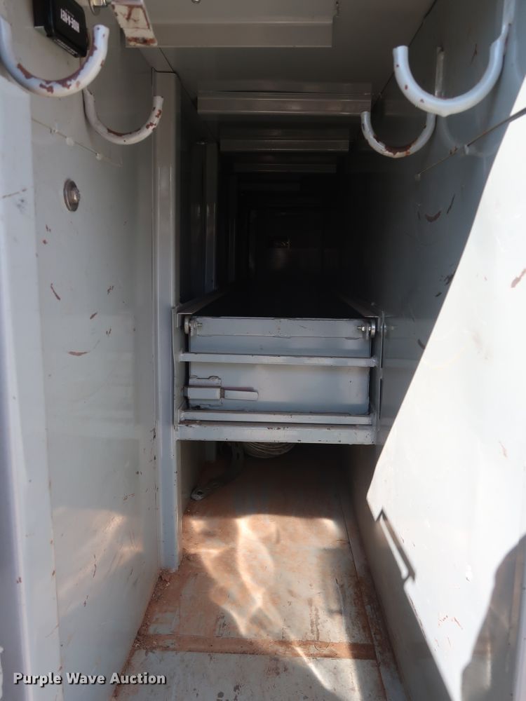 image for item GD9811 2000 Chevrolet C3500 utility bed pickup truck