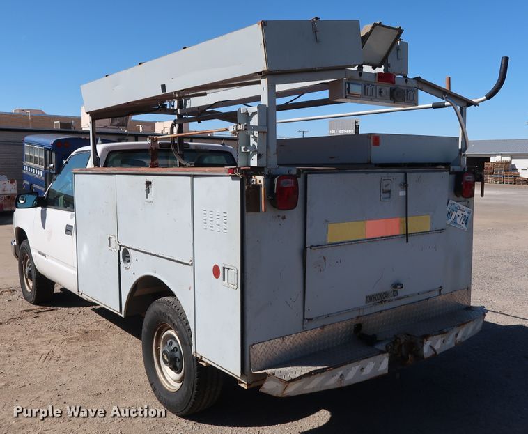 image for item GD9811 2000 Chevrolet C3500 utility bed pickup truck