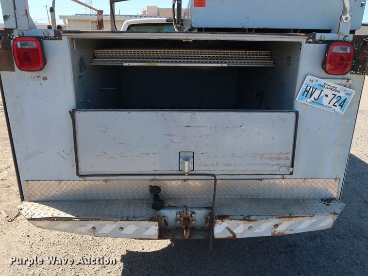 image for item GD9811 2000 Chevrolet C3500 utility bed pickup truck