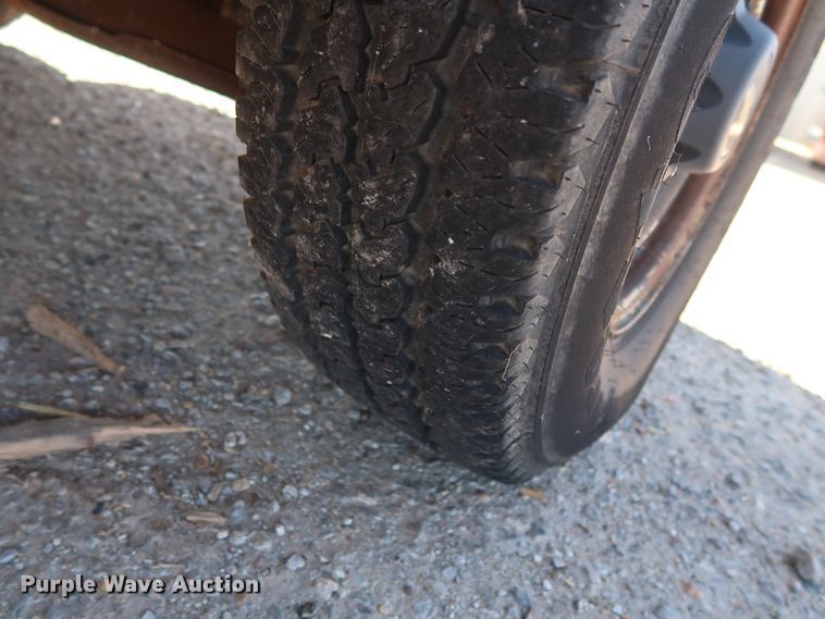 image for item GD9811 2000 Chevrolet C3500 utility bed pickup truck