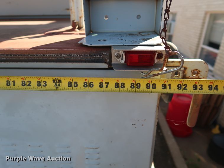 image for item GD9811 2000 Chevrolet C3500 utility bed pickup truck