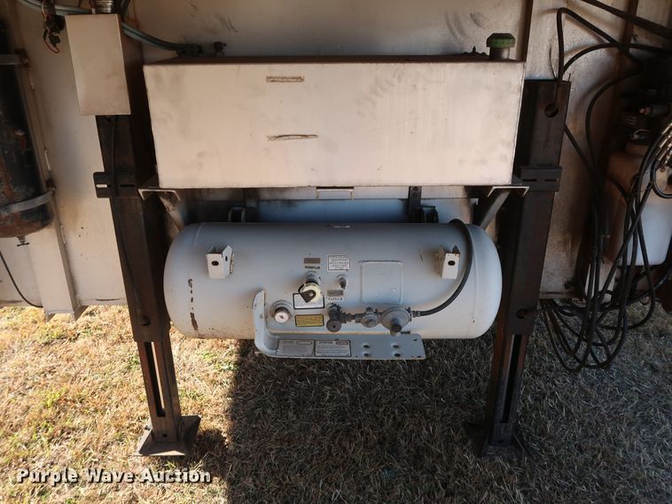 image for item GD9817 2006 Welchel Enterprises Cherokee enclosed cargo trailer