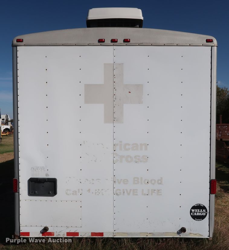 image for item GD9819 2003 Wells Cargo CVG4025W enclosed cargo trailer