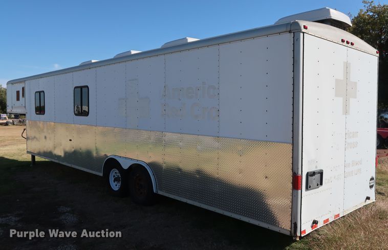 image for item GD9819 2003 Wells Cargo CVG4025W enclosed cargo trailer