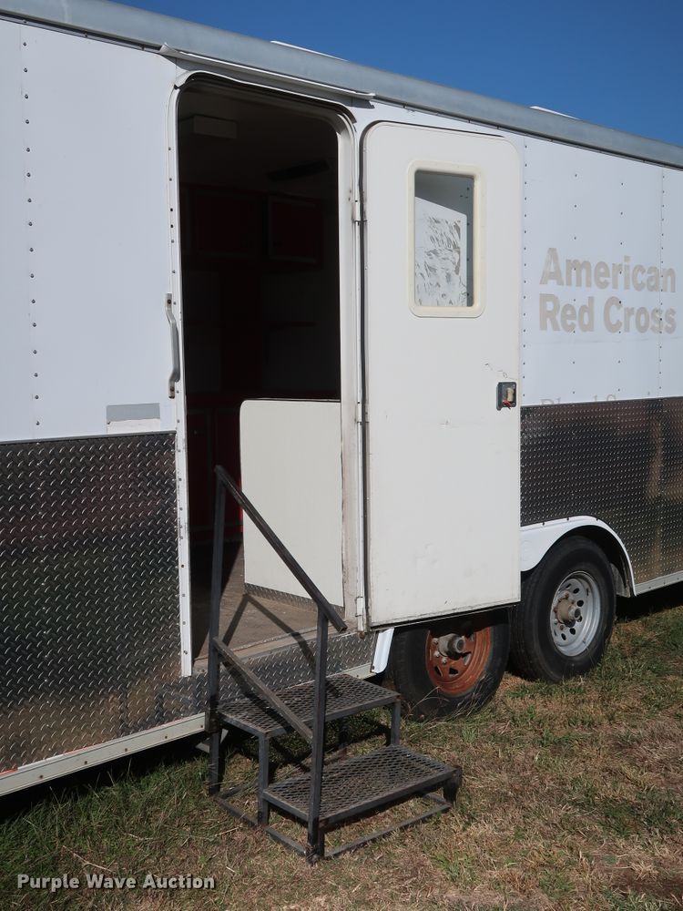 image for item GD9819 2003 Wells Cargo CVG4025W enclosed cargo trailer