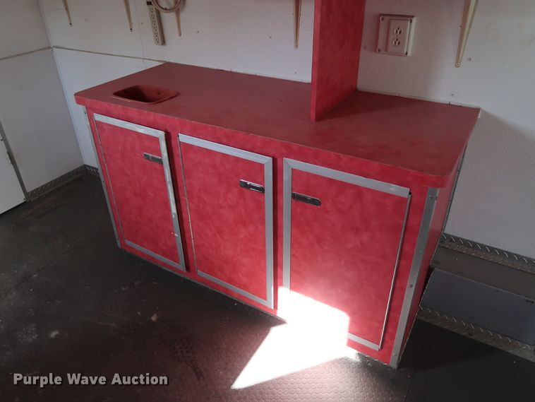 image for item GD9819 2003 Wells Cargo CVG4025W enclosed cargo trailer