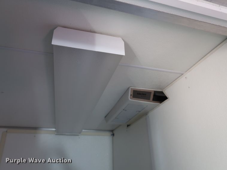 image for item GD9819 2003 Wells Cargo CVG4025W enclosed cargo trailer