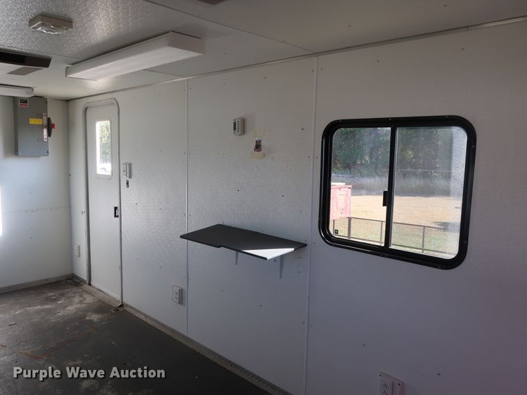 image for item GD9819 2003 Wells Cargo CVG4025W enclosed cargo trailer