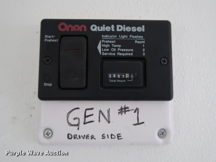 image for item GD9819 2003 Wells Cargo CVG4025W enclosed cargo trailer