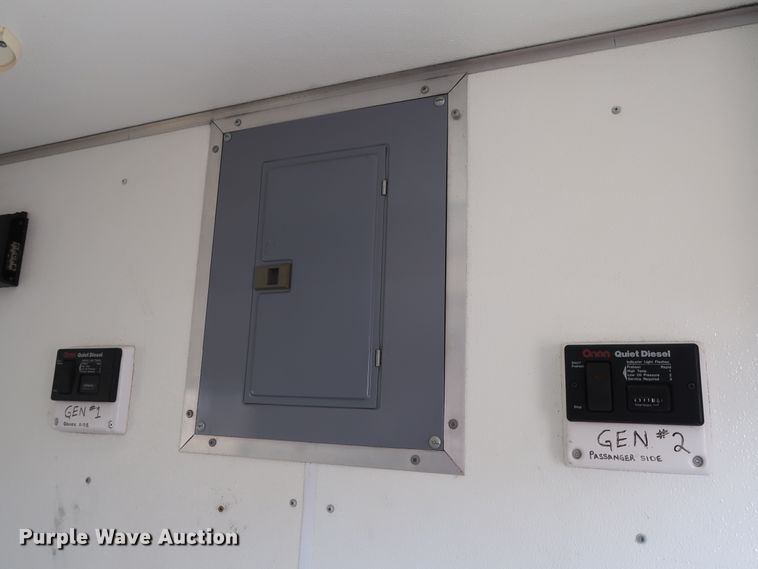 image for item GD9819 2003 Wells Cargo CVG4025W enclosed cargo trailer