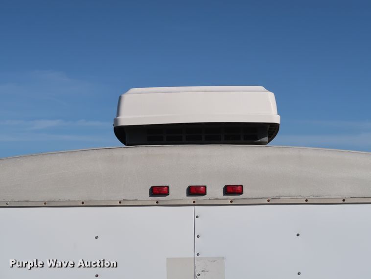 image for item GD9819 2003 Wells Cargo CVG4025W enclosed cargo trailer