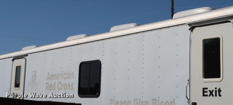 image for item GD9819 2003 Wells Cargo CVG4025W enclosed cargo trailer