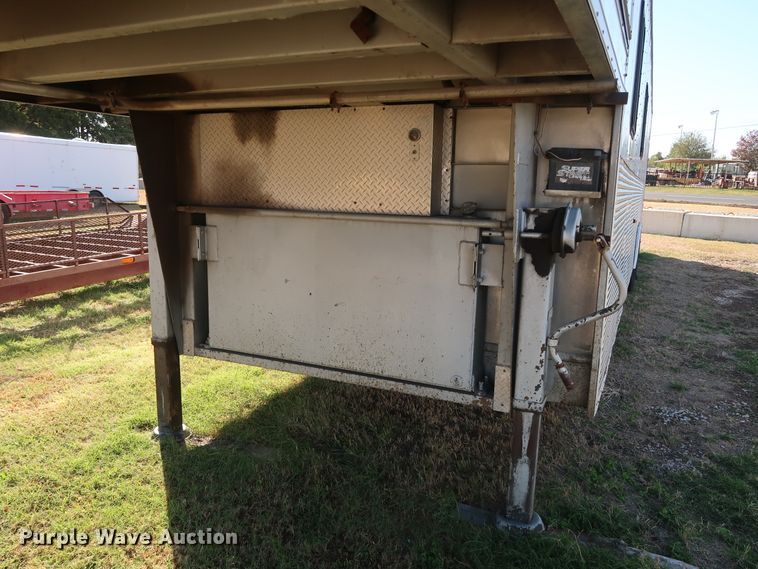 image for item GD9819 2003 Wells Cargo CVG4025W enclosed cargo trailer