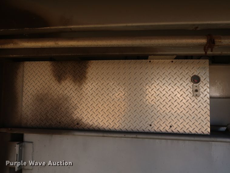 image for item GD9819 2003 Wells Cargo CVG4025W enclosed cargo trailer