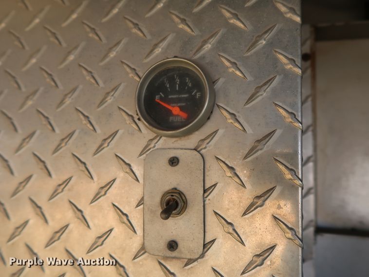 image for item GD9819 2003 Wells Cargo CVG4025W enclosed cargo trailer