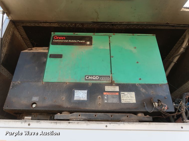 image for item GD9819 2003 Wells Cargo CVG4025W enclosed cargo trailer