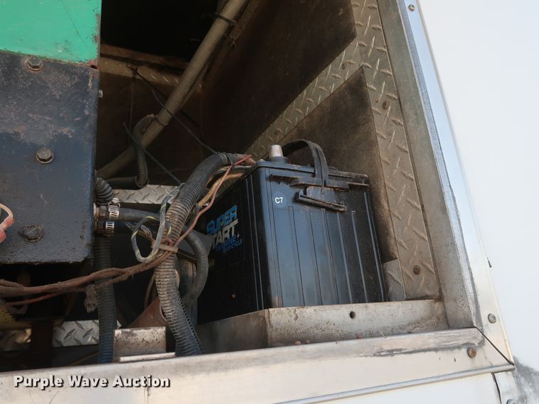 image for item GD9819 2003 Wells Cargo CVG4025W enclosed cargo trailer