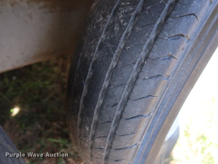 image for item GD9819 2003 Wells Cargo CVG4025W enclosed cargo trailer