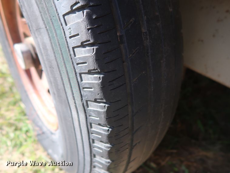 image for item GD9819 2003 Wells Cargo CVG4025W enclosed cargo trailer