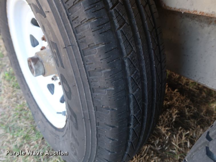 image for item GD9819 2003 Wells Cargo CVG4025W enclosed cargo trailer