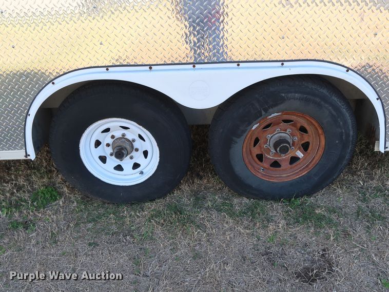 image for item GD9819 2003 Wells Cargo CVG4025W enclosed cargo trailer