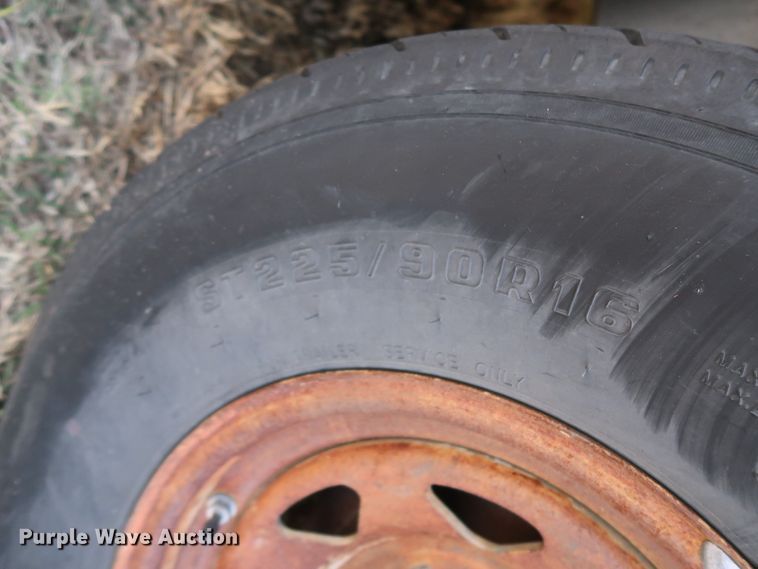 image for item GD9819 2003 Wells Cargo CVG4025W enclosed cargo trailer