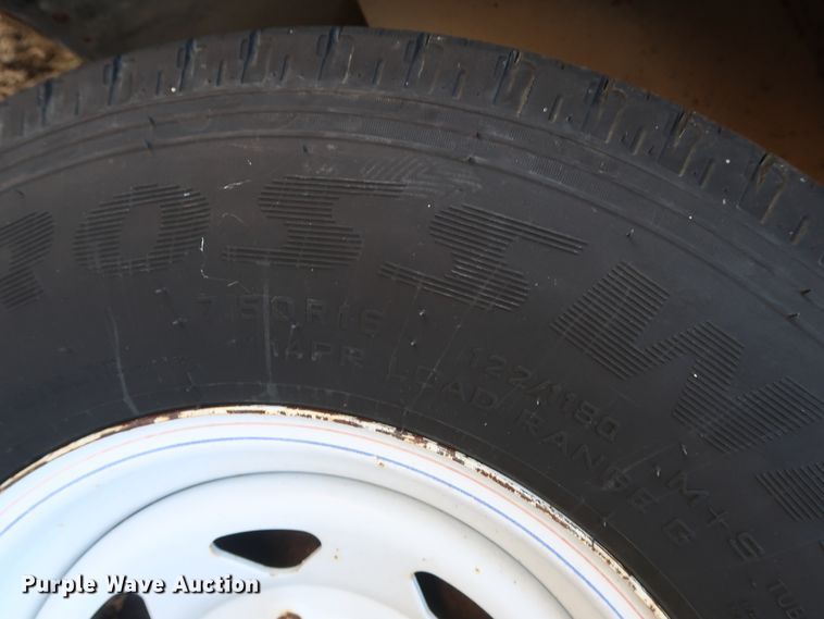 image for item GD9819 2003 Wells Cargo CVG4025W enclosed cargo trailer