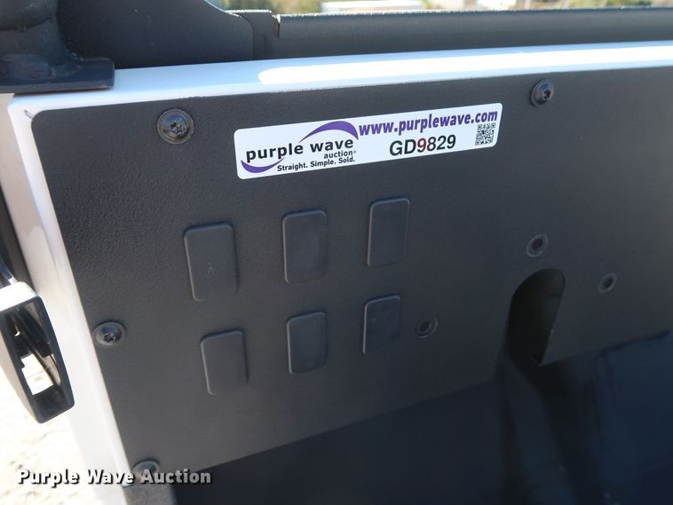 image for item GD9829 2018 Mahindra Roxor Off-Road body