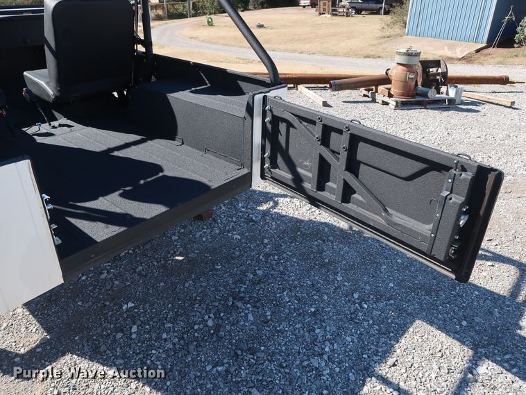 image for item GD9829 2018 Mahindra Roxor Off-Road body