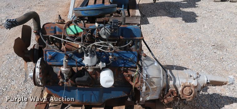 image for item GD9840 Ford six cylinder gas engine