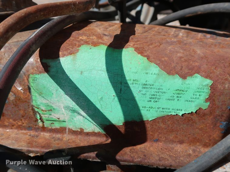 image for item GD9840 Ford six cylinder gas engine