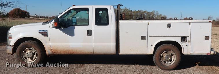 image for item GD9895 2010 Ford F350 Super Duty SuperCab utility bed pickup truck