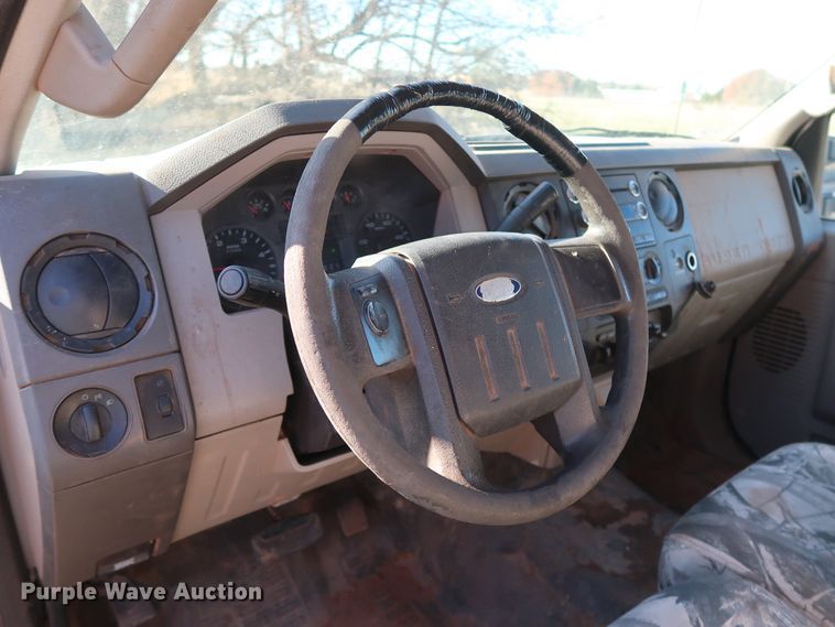 image for item GD9895 2010 Ford F350 Super Duty SuperCab utility bed pickup truck