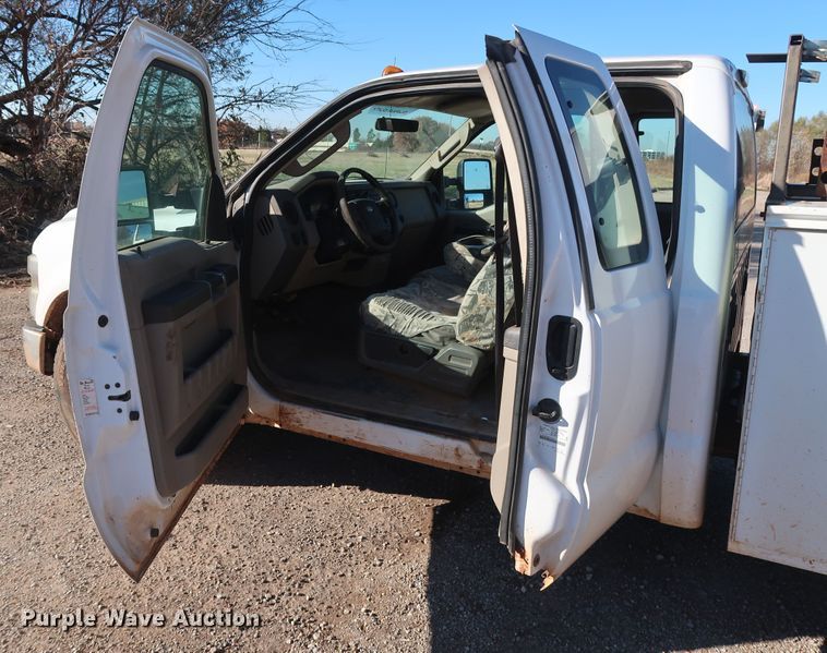 image for item GD9895 2010 Ford F350 Super Duty SuperCab utility bed pickup truck