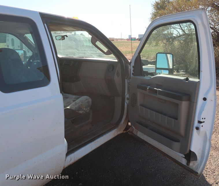 image for item GD9895 2010 Ford F350 Super Duty SuperCab utility bed pickup truck